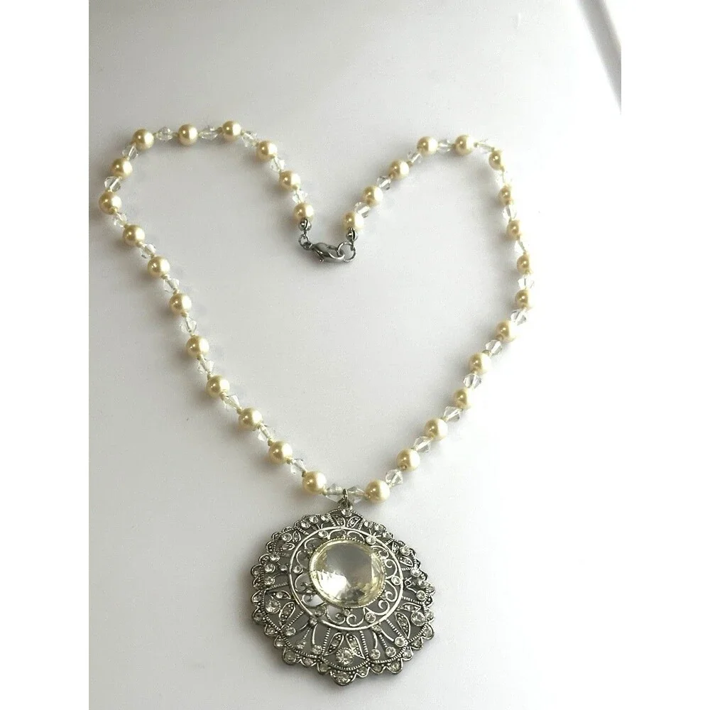Vintage Style Filigree Rhinestone Pendant Necklace Faux Pearl Crystal Beaded 16”